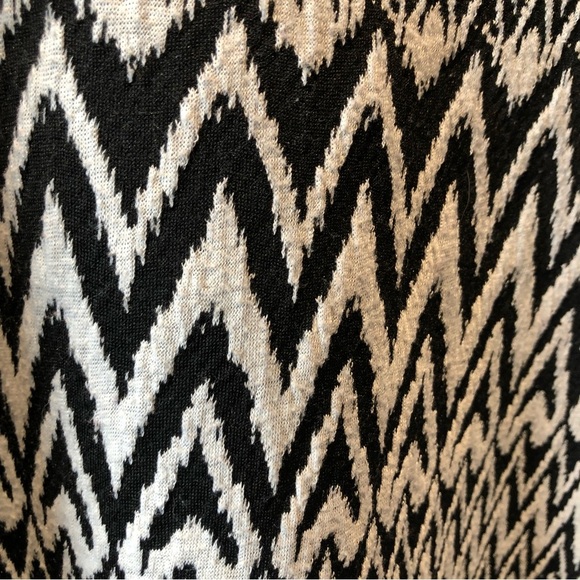 Topman black and whit zig zag graphic sweatshirt contrast trim size M - Picture 2 of 8